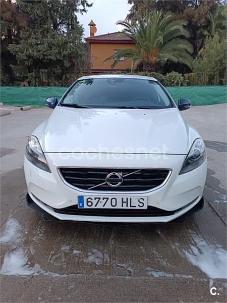 Blanco Usado 2013 Volvo V40 Momentum Familiar | 6900 € (Precio justo) - Imagen 1/4
