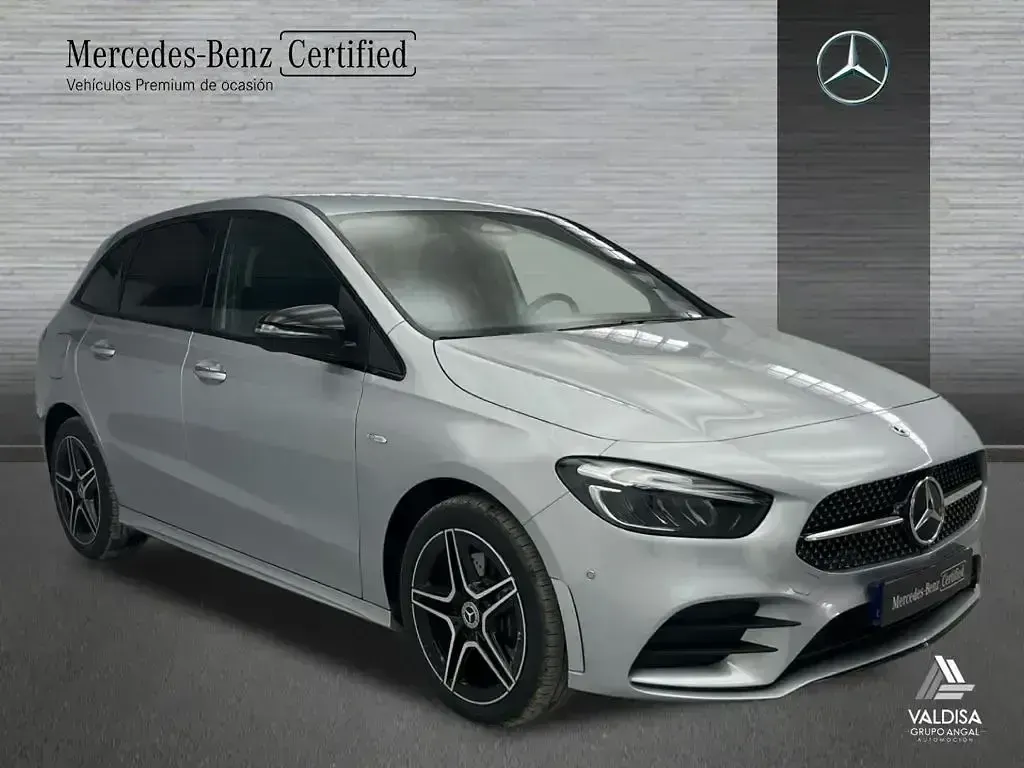 Usado Mercedes B250e 218 CV (160 kW) 2025 Gris Monovolumen