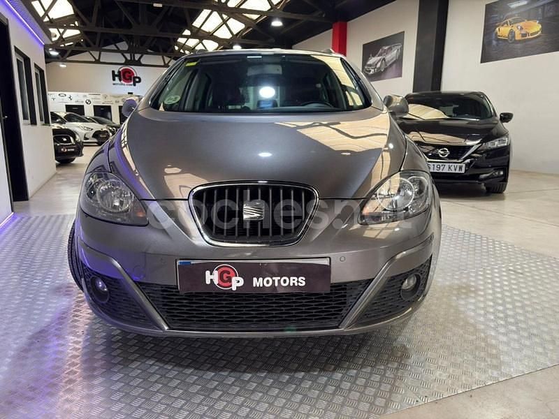 Usado Seat Altea I-Tech 105 CV (77 kW) 2014 Gris / plata Monovolumen
