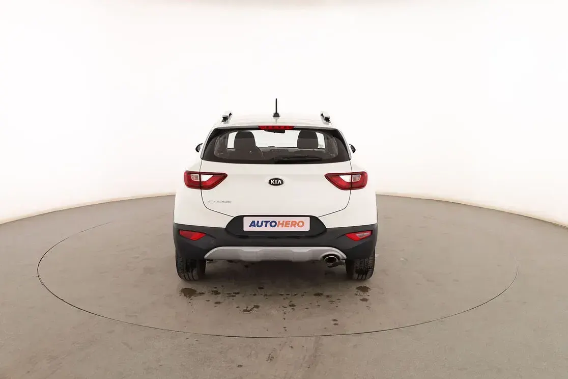 Usado Kia Stonic 84 CV (61 kW) 2021 Blanco SUV