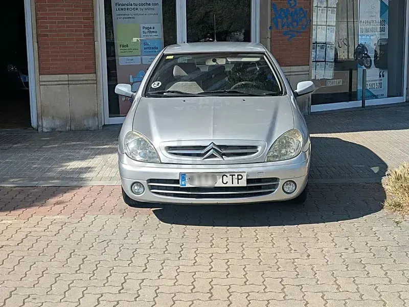 Usado Citroën Xsara 110 CV (80 kW) 2004 Gris / plata Berlina