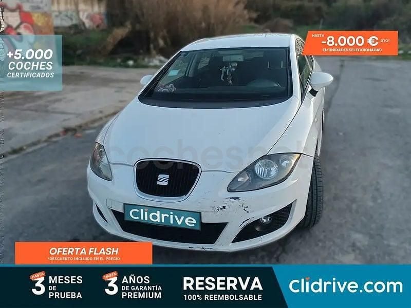 Usado Seat Leon Style 105 CV (77 kW) 2012 Blanco Berlina