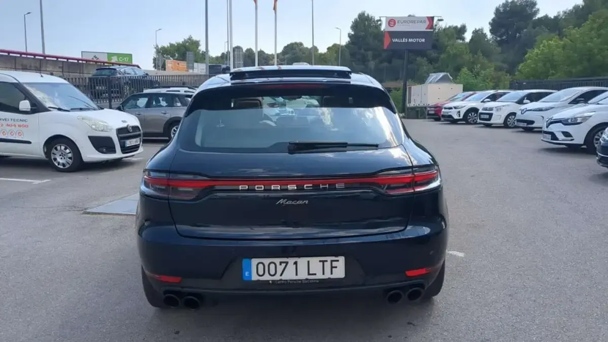 Usado Porsche Macan 245 CV (180 kW) 2021 Azul SUV