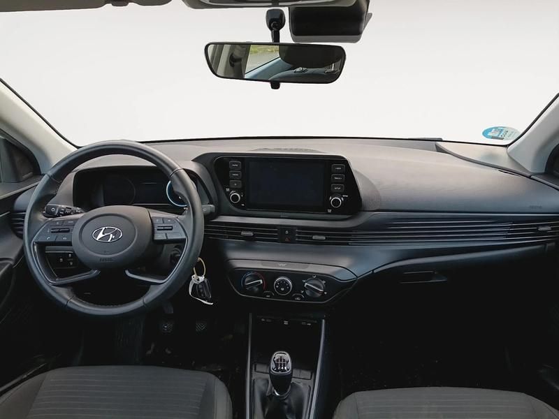 Usado Hyundai i20 100 CV (73 kW) 2021 Blanco Utilitario