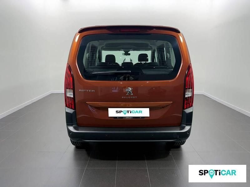 Usado Peugeot Rifter 130 CV (95 kW) 2021 Naranja Monovolumen