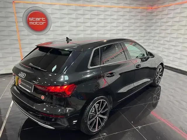Usado Audi A3 115 CV (84 kW) 2022 Negronegro Berlina