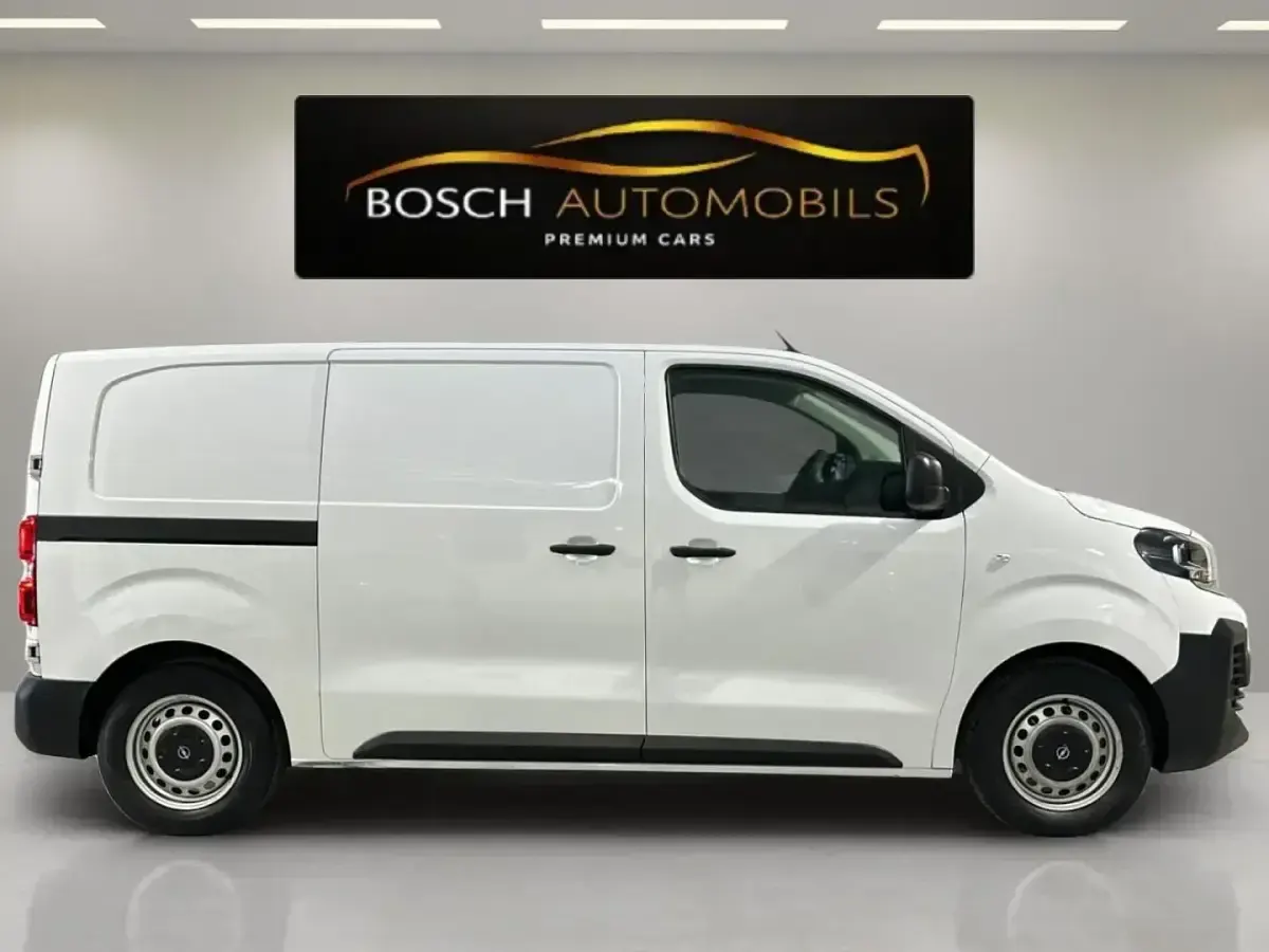 Usado Opel Vivaro 120 CV (88 kW) 2025 Blanco Monovolumen