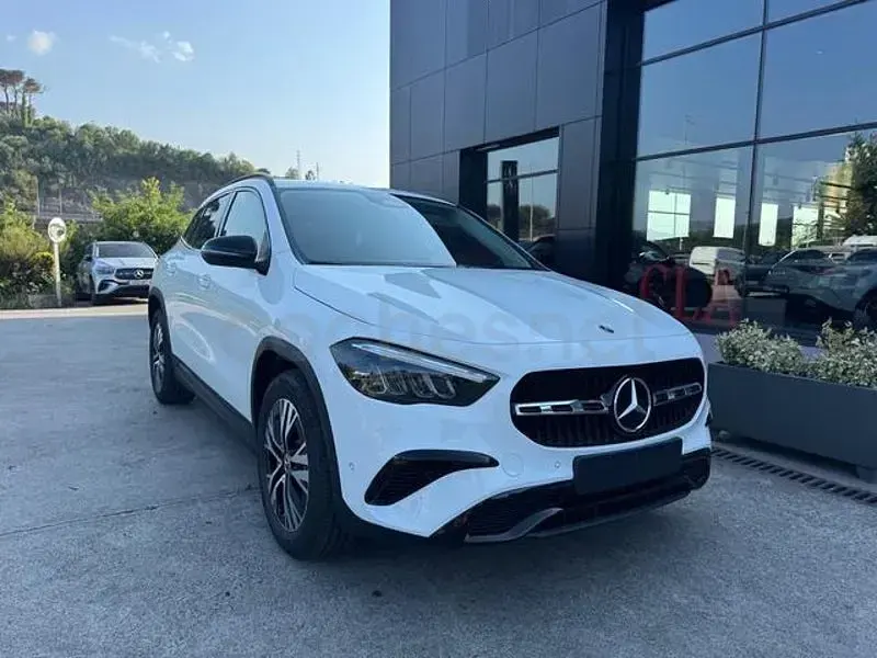 Nuevo Mercedes GLA200 163 CV (119 kW) 2026 Blanco SUV