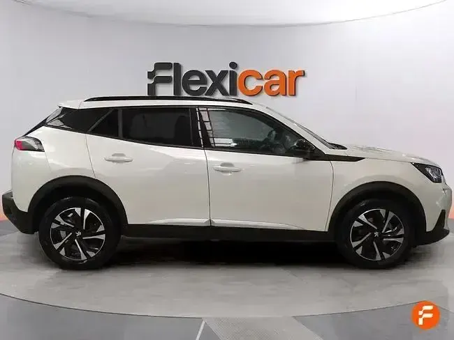 Usado Peugeot 2008 Allure 130 CV (95 kW) 2023 Blanco SUV