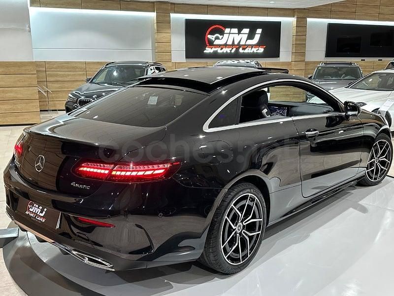 Usado Mercedes E220 194 CV (142 kW) 2022 Negro Coupe