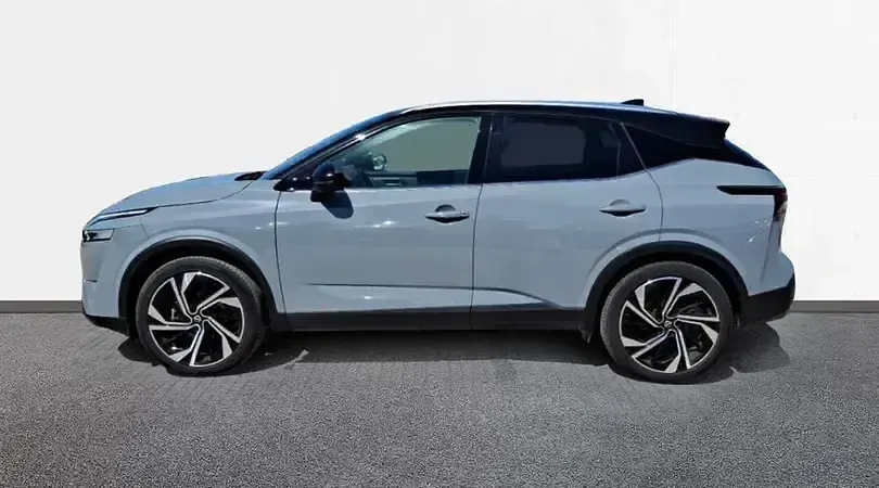 Usado Nissan Qashqai Tekna+ 158 CV (116 kW) 2023 Katana grey con techo midnight SUV