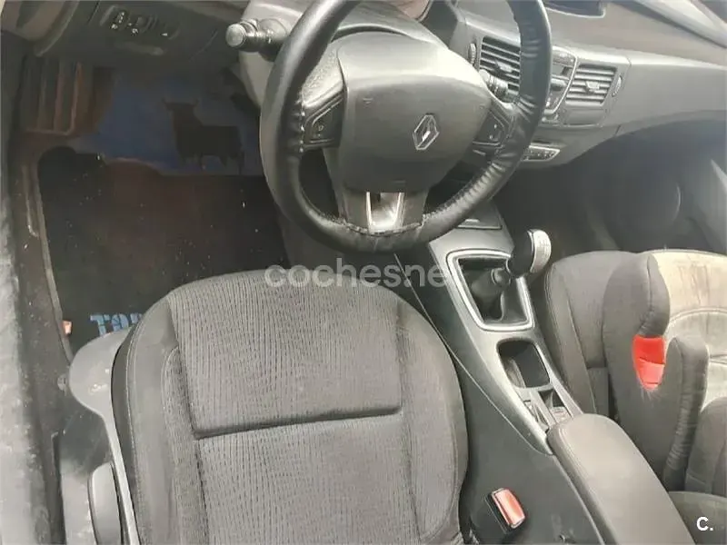 Usado Renault Laguna III Authentique 110 CV (80 kW) 2008 Blanco Berlina
