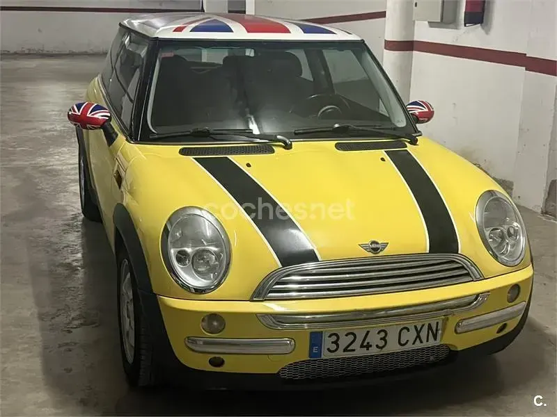 Usado Mini Cooper 115 CV (84 kW) 2004 Amarillo Utilitario