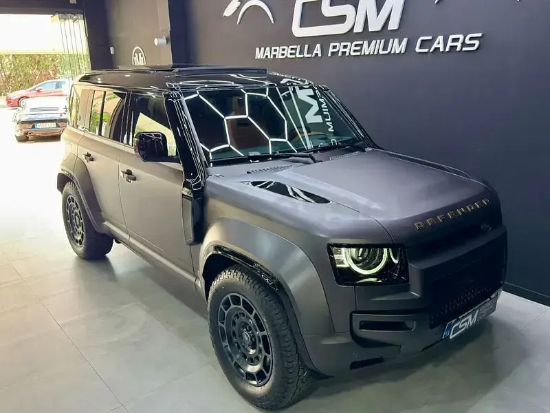 Usado Land Rover Defender 635 CV (467 kW) 2025 Gris / plata SUV