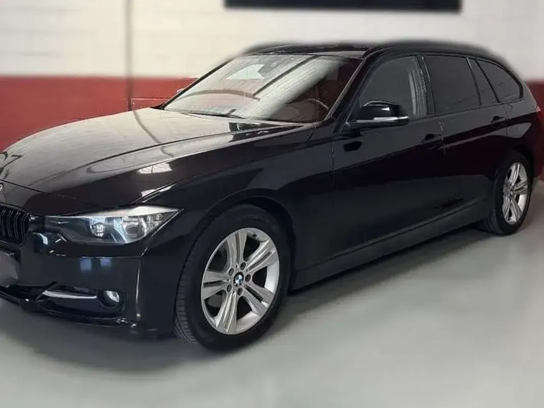 Usado BMW 318 143 CV (105 kW) 2013 Negro Familiar