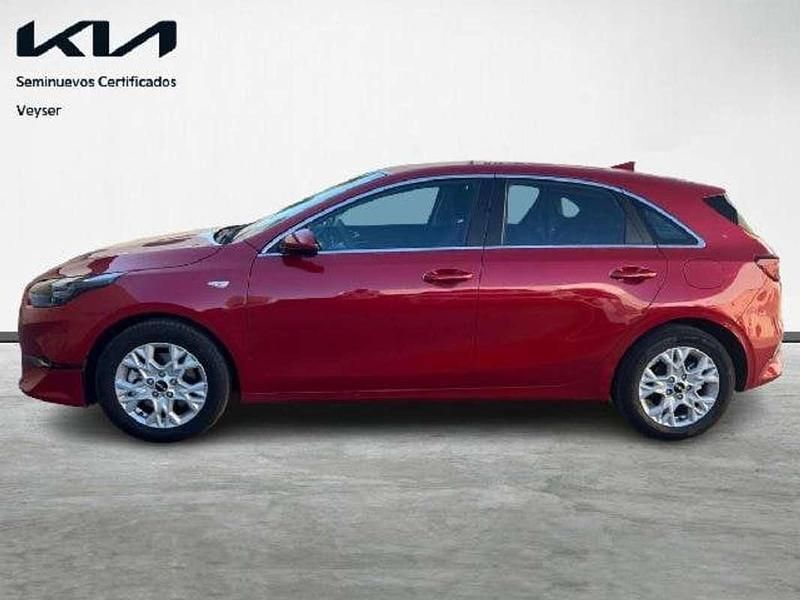 Usado Kia Ceed 101 CV (74 kW) 2023 Rojo Utilitario