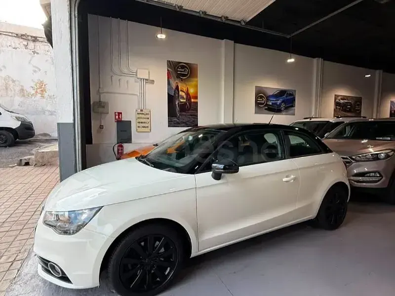 Usado Audi A1 Ambition 105 CV (77 kW) 2011 Blanco Utilitario