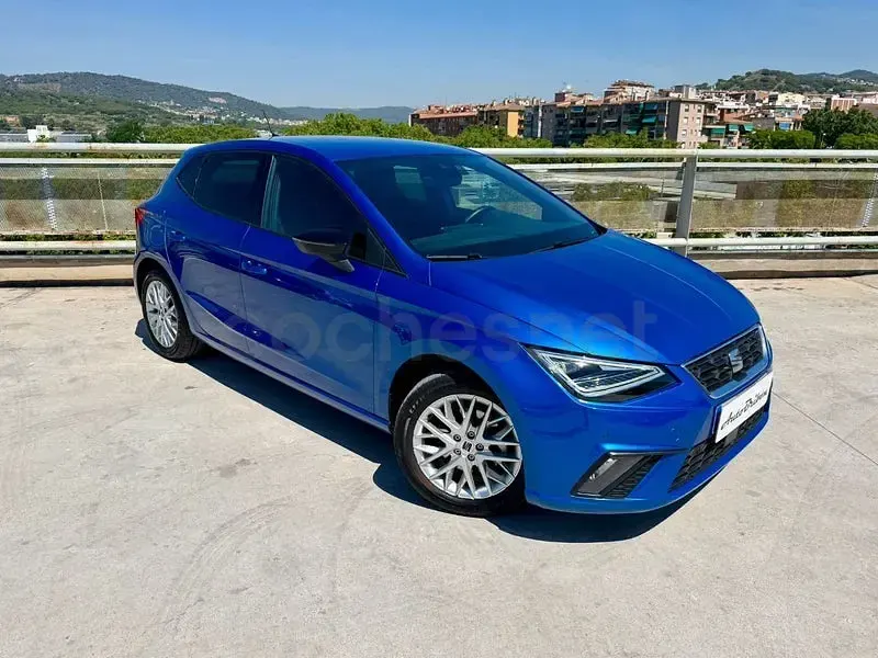 Usado Seat Ibiza FR 115 CV (84 kW) 2025 Azul Utilitario