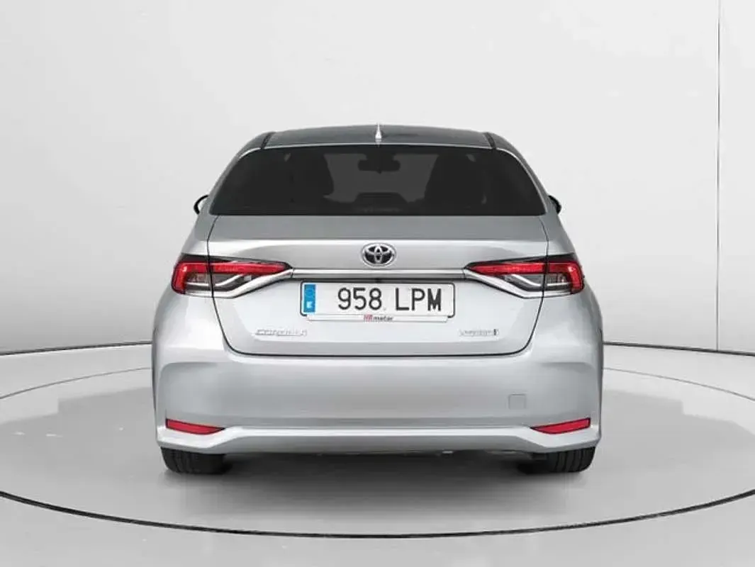 Usado Toyota Corolla Business Edition 122 CV (89 kW) 2021 Gris Berlina