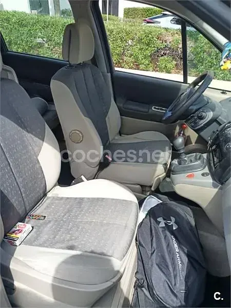 Usado Renault Scenic E-Tech Privilege 120 CV (88 kW) 2004 Verde Monovolumen