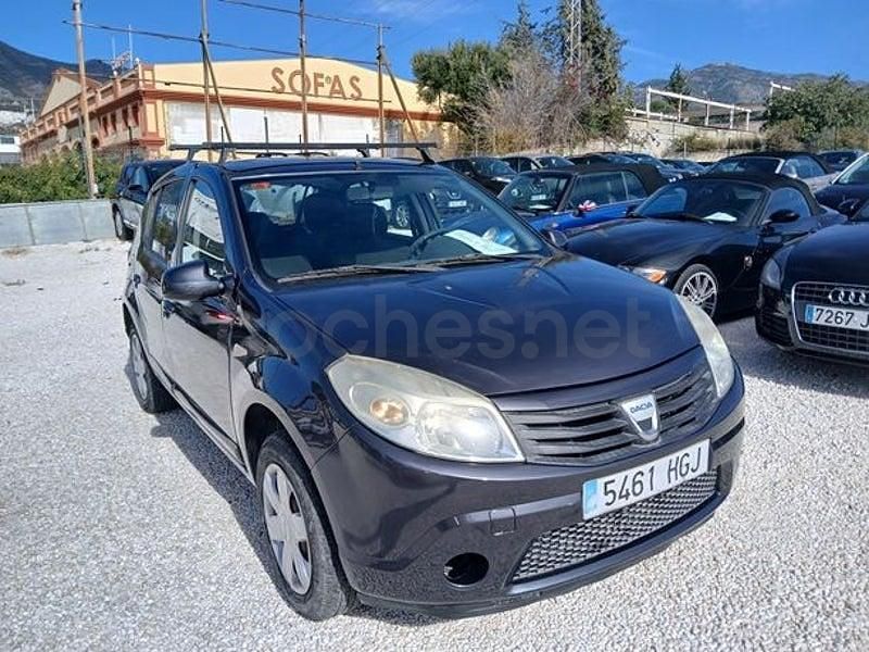 Usado Dacia Sandero Ambiance 75 HP (55 kW) 2011 Preto Sedan