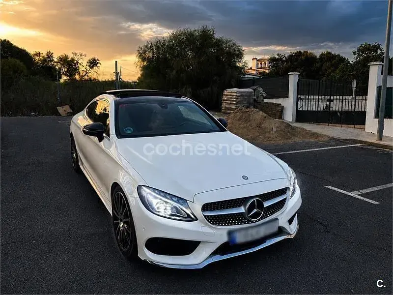 Usado Mercedes C220 AMG line 170 CV (125 kW) 2017 Blanco Coupe