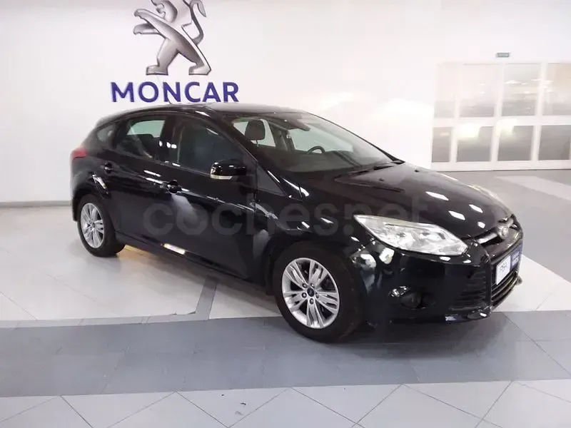 Usado Ford Focus Trend 100 CV (73 kW) 2014 Negro Berlina