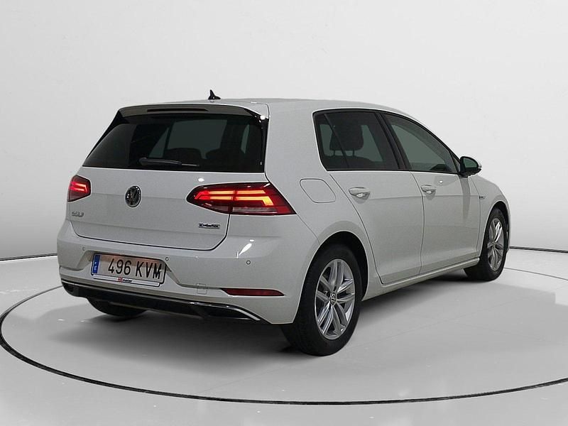 Usado VW Golf VII Advance 131 CV (96 kW) 2019 Blanco Utilitario