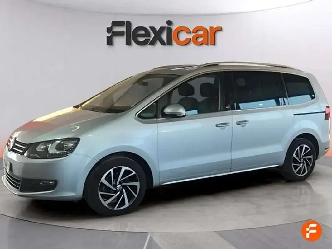 Usado VW Sharan Advance 150 CV (110 kW) 2018 Gris Monovolumen