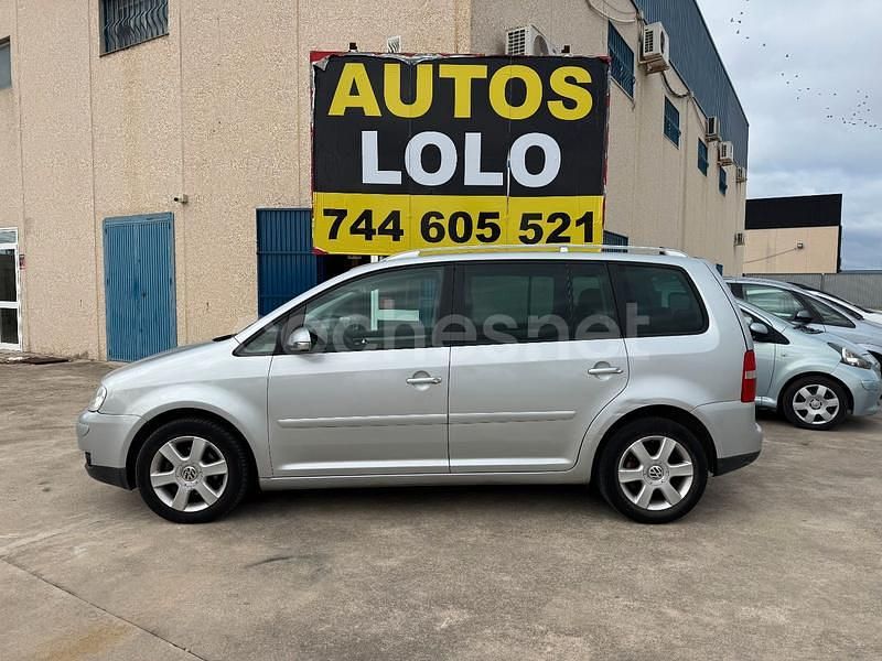 Beige Usado 2005 VW Touran Advance Monovolumen | 4700 € (Precio justo) - Imagen 1/4