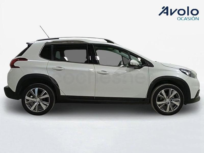 Usado Peugeot 2008 Allure 100 CV (73 kW) 2019 Blanco SUV