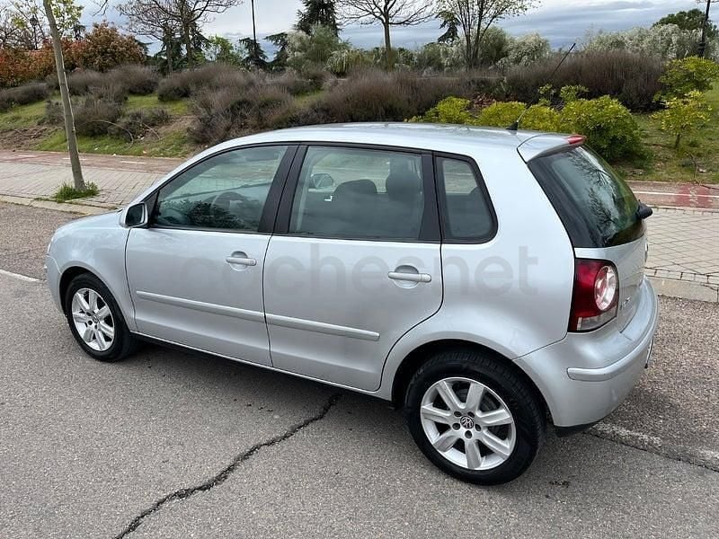 Usado VW Polo Edition 80 CV (58 kW) 2007 Gris / plata Utilitario