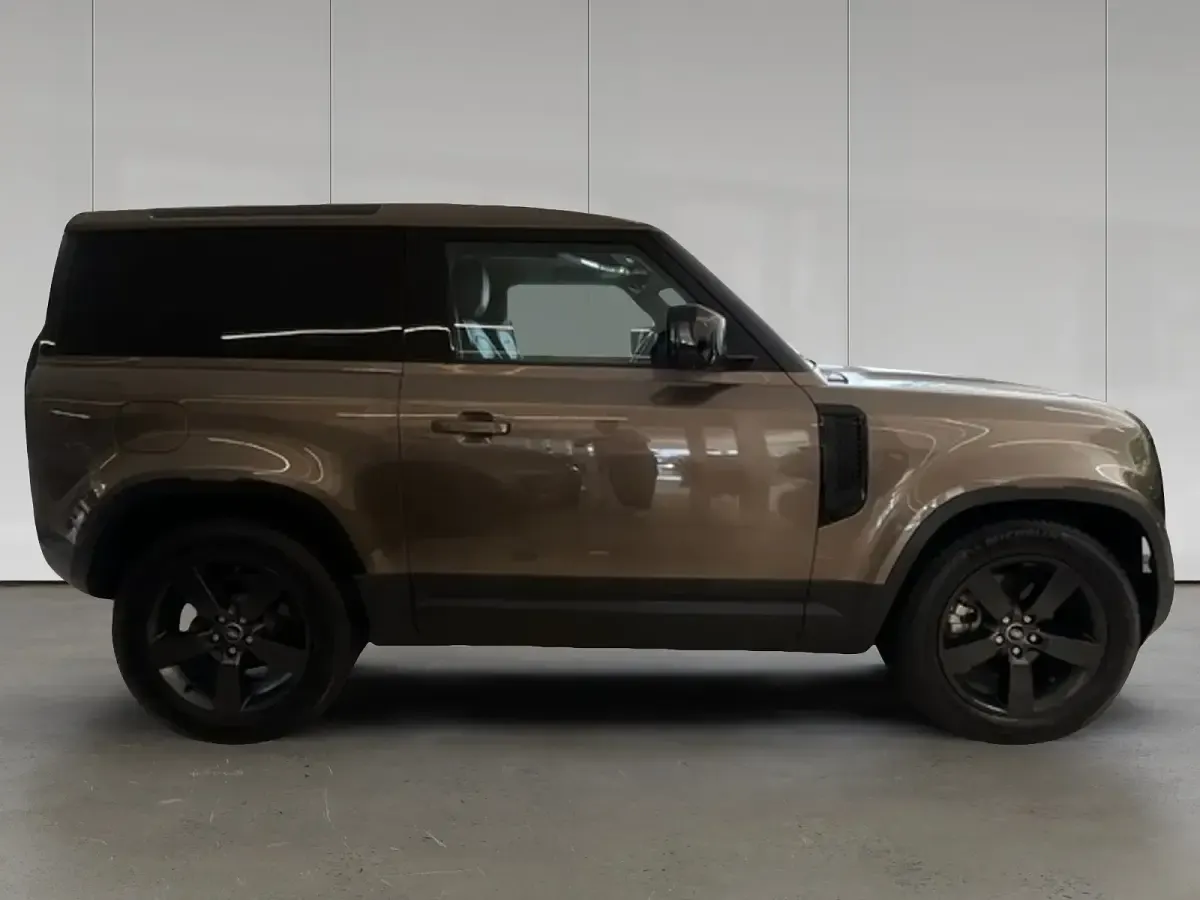 Usado Land Rover Defender S 249 CV (183 kW) 2023 Gondwana stone gloss SUV