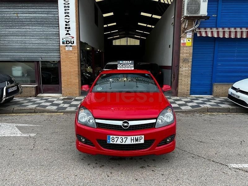 Usado Opel Astra GTC Sport 125 CV (91 kW) 2011 Rojo Berlina
