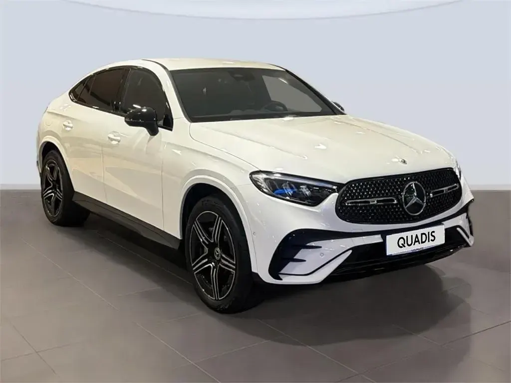 Usado Mercedes GLC300de 333 CV (244 kW) 2025 Blanco polar Coupe