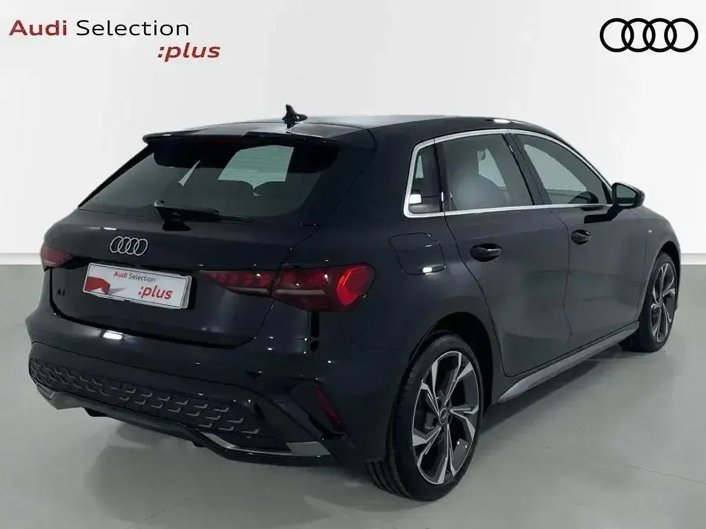 Usado Audi A3 e-tron S-Line 204 CV (150 kW) 2025 Negro Utilitario