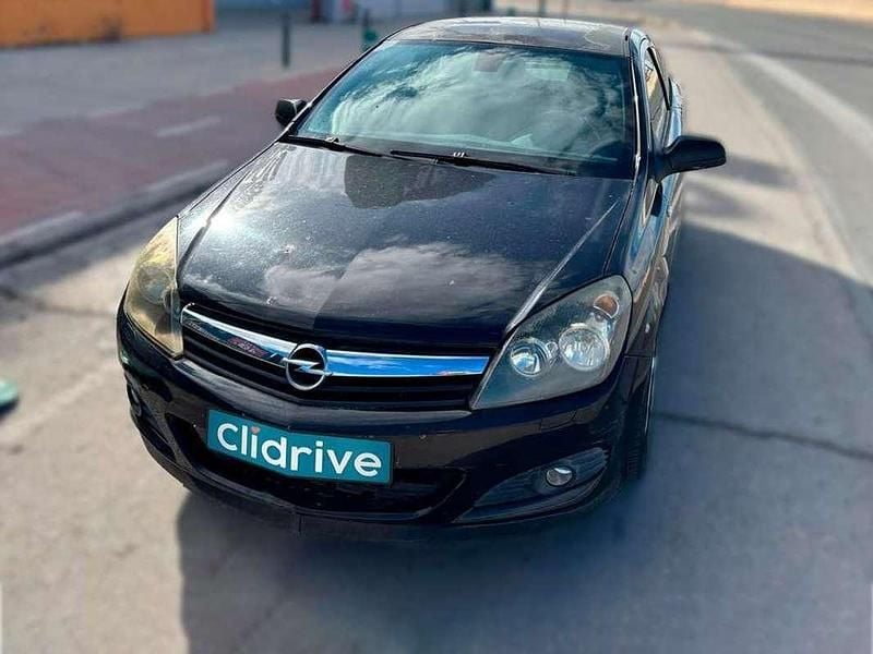 Usado Opel Astra GTC Sport 115 CV (84 kW) 2006 Negro Utilitario