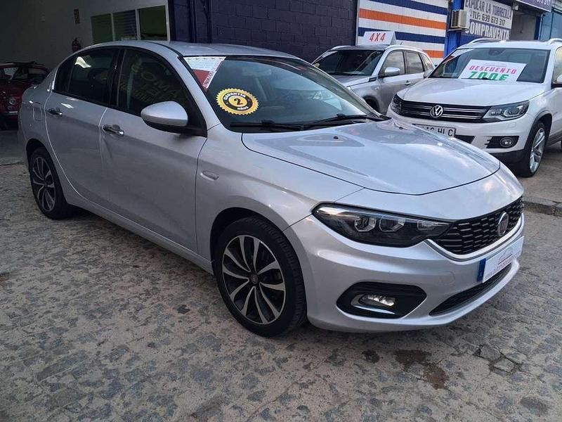 Plateado Usado 2020 Fiat Tipo Lounge Utilitario | 10.690 € (Precio justo) - Imagen 1/4