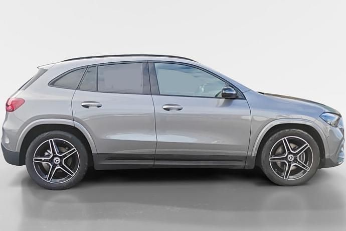 Używany Mercedes GLA200 150 KM (110 kW) 2025 Szary SUV