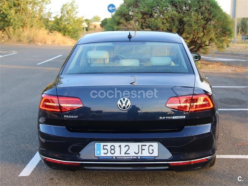 Usado VW Passat Sport 150 CV (110 kW) 2015 Azul Berlina