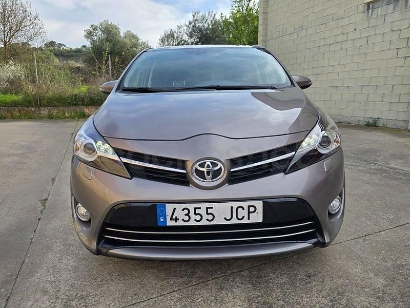 Usado Toyota Verso Advance 177 CV (130 kW) 2015 Beige Monovolumen