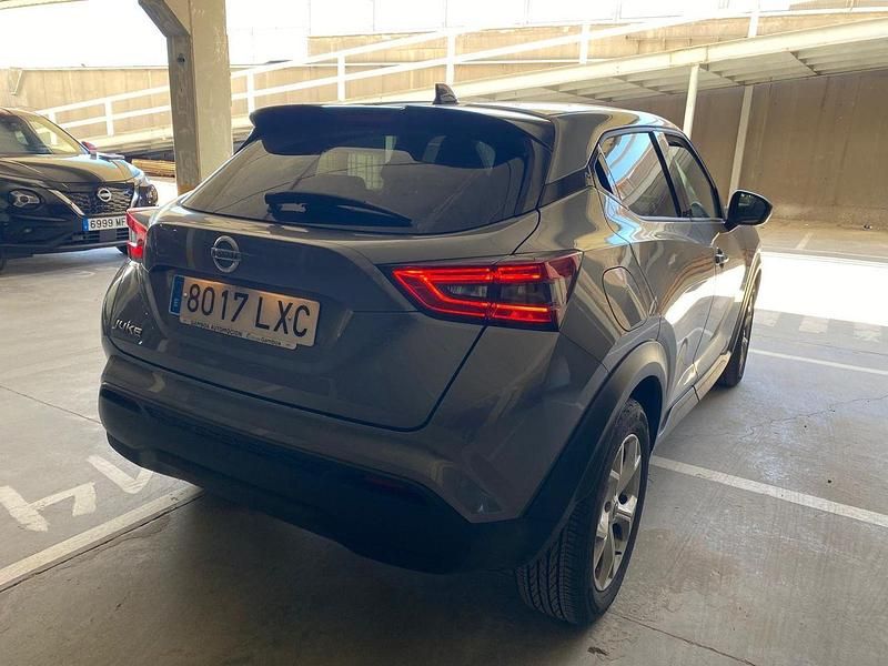 Usado Nissan Juke N-Connecta 114 CV (83 kW) 2022 Gris SUV
