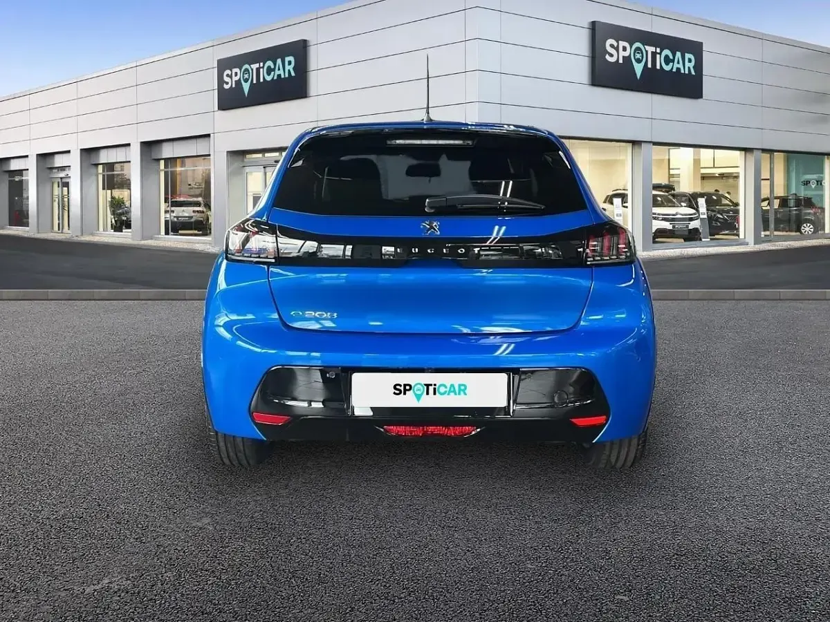 Usado Peugeot e-208 Allure 100 kW (136 CV) 2023 Azul Utilitario