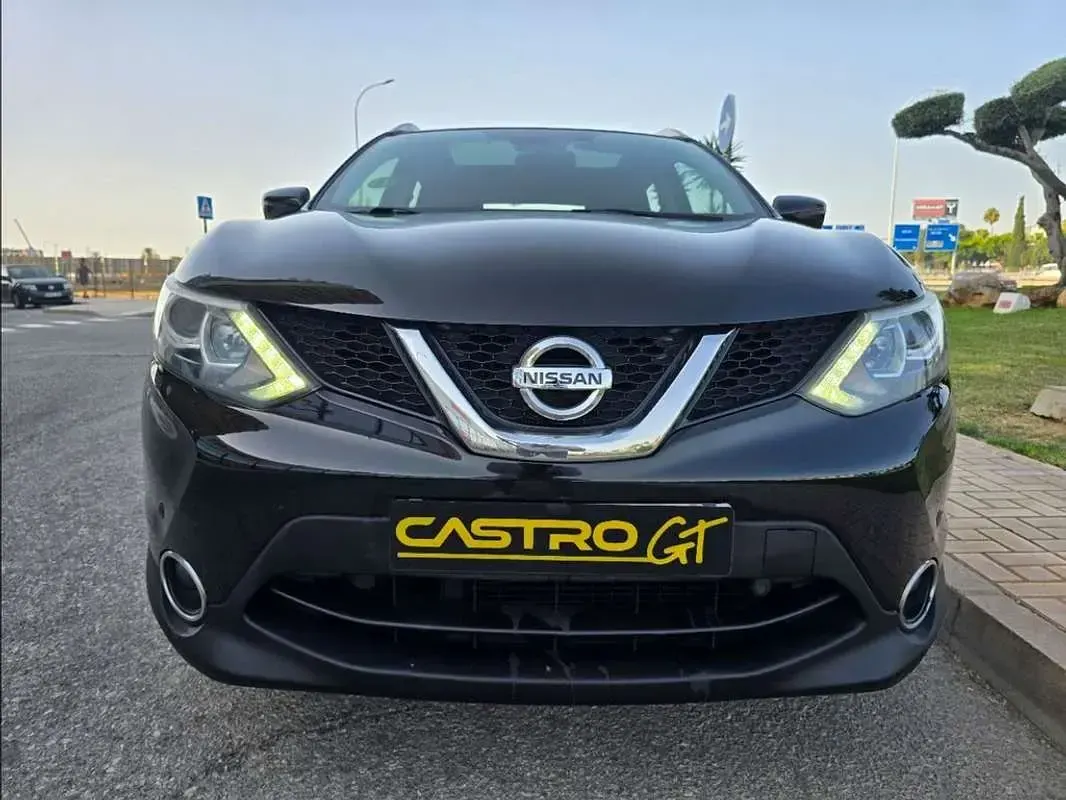 Usado Nissan Qashqai Visia 110 CV (80 kW) 2016 Negro SUV