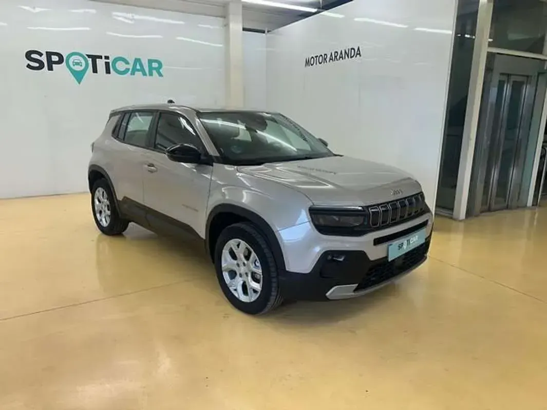 Usado Jeep Avenger Altitude 110 CV (80 kW) 2025 Gris SUV