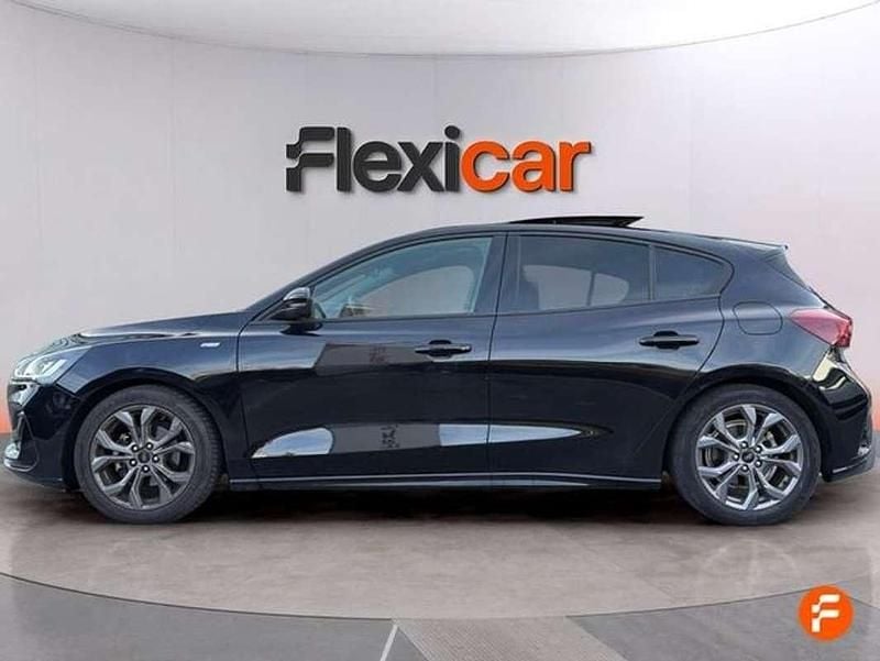 Usado Ford Focus ST-Line X 125 CV (91 kW) 2022 Negro Utilitario