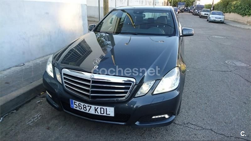 Negro Usado 2010 Mercedes E220 Avantgarde Berlina | 8900 € (Super precio) - Imagen 1/4