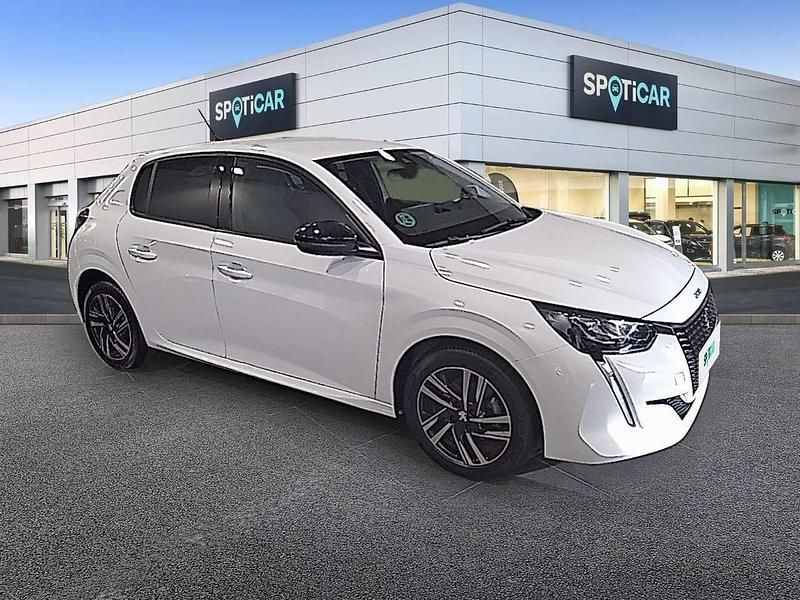 Usado Peugeot 208 Allure 100 CV (73 kW) 2023 Blanco Utilitario