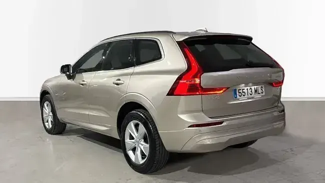 Käytetty Volvo XC60 Core 197 HP (144 kW) 2023 Otro Katumaasturi