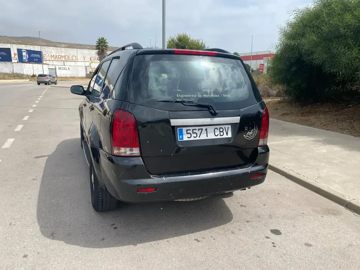 Usado SsangYong Rexton 120 CV (88 kW) 2002 Negro SUV